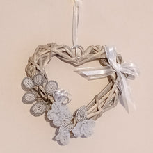 Small flower heart - White Rose